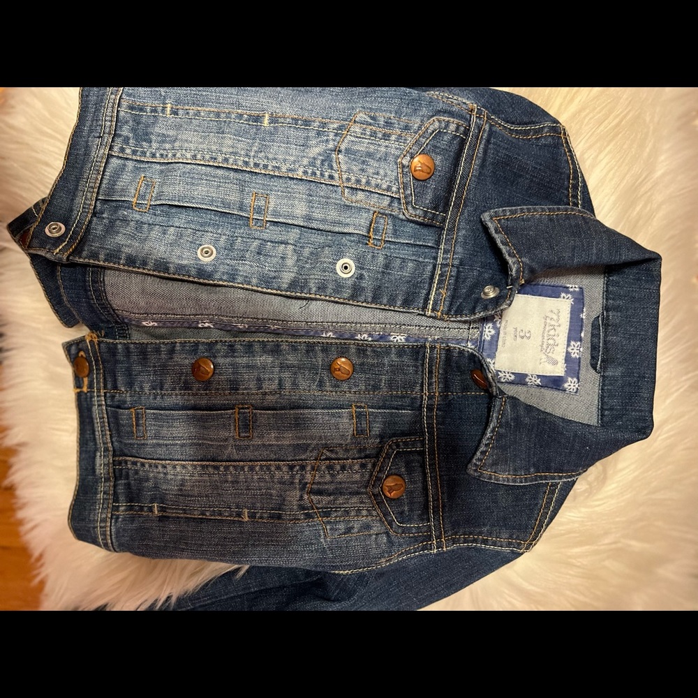 Demi girl jacket